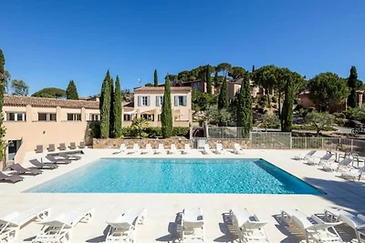 Residenzgarten und Stadt Les Bastides