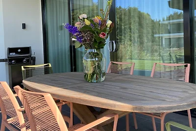 Villa moderna vicino al campo da golf a...