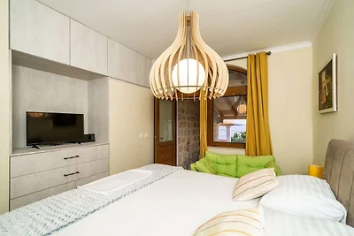 Apartment Fortuno - One Bedroom Apartment wit...