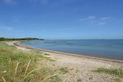 Ruhiger Ruckzugsort am Wasser-By Traum