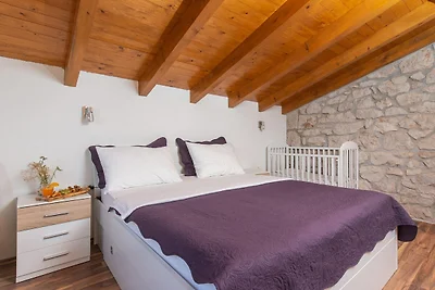 Accogliente villa di montagna per 10 a Slivno