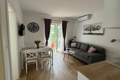 Apartment & Rooms Papa - Two Bedroom Apartmen...