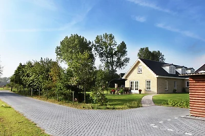 Villa in Schoorldam mit Garten