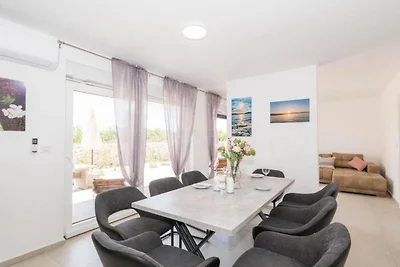 Villa Sunrise with Outdoor Pool - Four Bedroo...