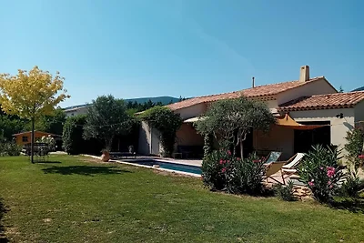 Prachtige villa met privézwembad in de...