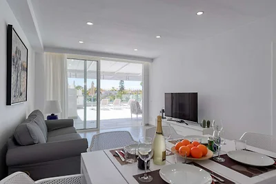Apartment mit privater Terrasse und Meerblick