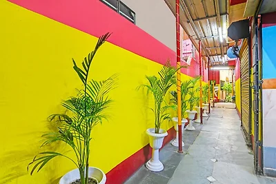 Super Hotel O Rishra Bahnhof