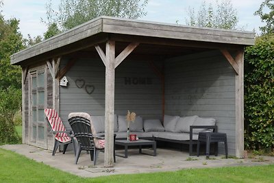 Ruim vakantiehuis met sauna nabij strand