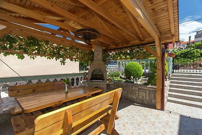 Grazioso appartamento con balcone e piscina