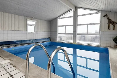 Luxuriose Hutte mit Pool and Sauna-By Traum