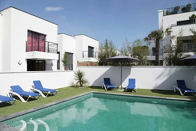 Villa in Anglet zwischen Meer, Wäldern