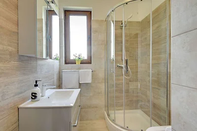 Spaziosa villa con piscina