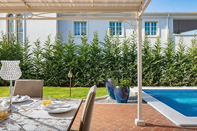 Villa a Vabriga con piscina