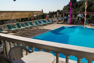 Appartamento a Mpenitses con piscina...