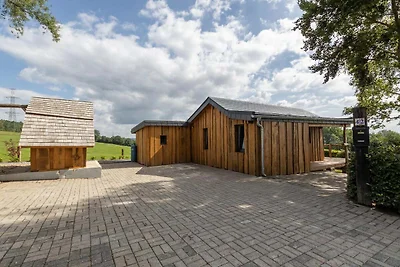 Chalet mit überdachtem Außenpool