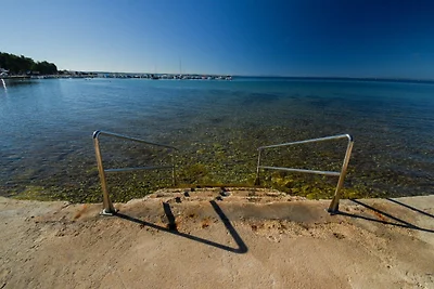 Apartment Kostanjevac with Terrace and Sea...