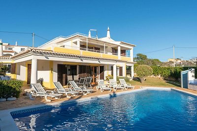 Gemütliche Villa in Albufeira mit Pool