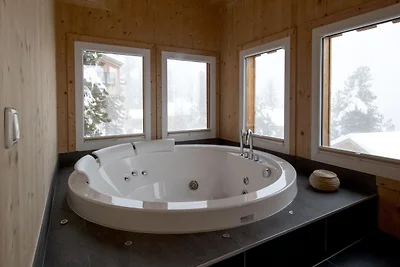 Schönes Chalet mit Whirlpool