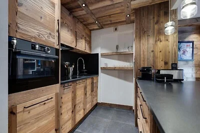 Komplett renovierte Wohnung am Fuße der...