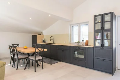 Family Holiday Home in Tugare with Pool