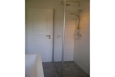 De begane grond van het Neiwoi-huis onder een...