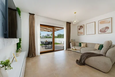 Moderno rifugio vicino alla costa di Zara