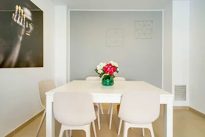 Appartement in Fenals bij Prachtige Stranden