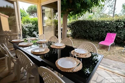 Villa in Vias mit Garten und Grill