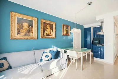 Art Apartment with Sea View