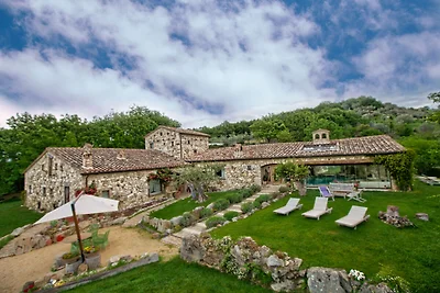 Lussuosa villa a Guardea con spa privata