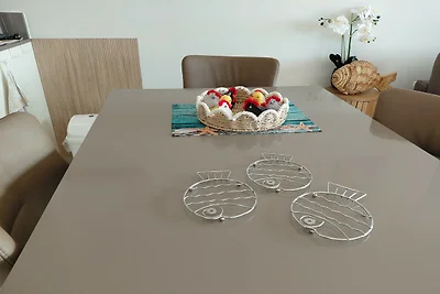 Luxusapartment mit Pool und Parkplatz