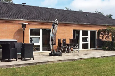 8 Personen Ferienhaus in Væggerløse