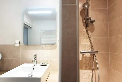 Place St Sauveur in piedi e comfort