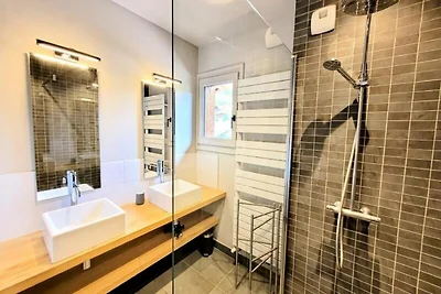 Chalet in der Nähe des Sees und der Skipisten...