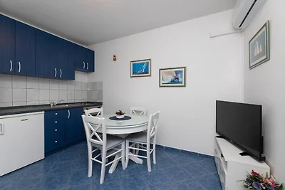 Villa Supetar Garden - Classic Two Bedroom Ap...