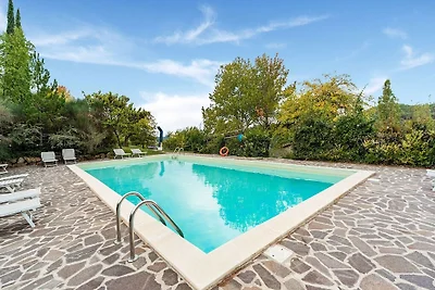 Gemütliches Ferienhaus mit Pool in Assisi