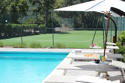 Scenografica casa vacanze con piscina
