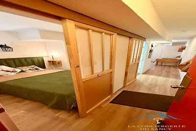 Heller Bereich in der Nähe des Parkeingangs