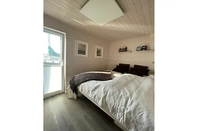 Hausboot in Stralsund mit Schwimmbecken