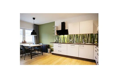 Q-Stall, Apartment 01