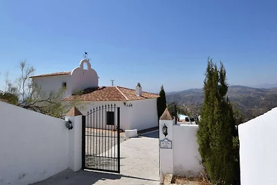 Spaziosa casa vacanze ad Almogía con pisina