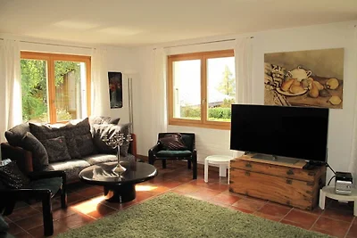 Vakantiehuis in Schönried met zwembad