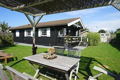 Holiday house in Ouddorp with 3 bedrooms