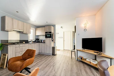 Schönes Ferienhaus mit Boot und Anlegesteg