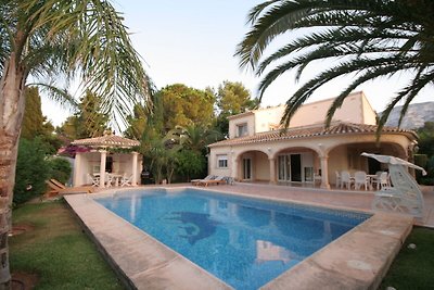 Luxuriöse Villa mit eigenem Pool in Les Rotes