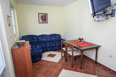 One Bedroom Apartment with Garden 3