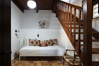 Villa in Garazo mit Pool und Bergblick