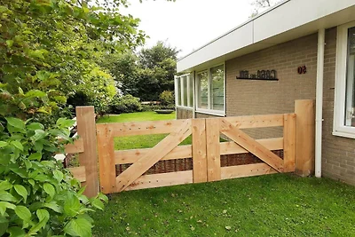 Bungalow in Sint Maartenszee in Strandnähe