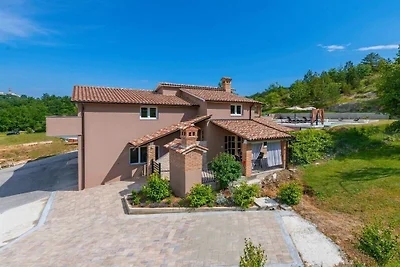 Vakantiehuis in Pićan met zwembad