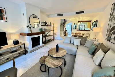 Haus in Estepona mit Zugang zum Strand